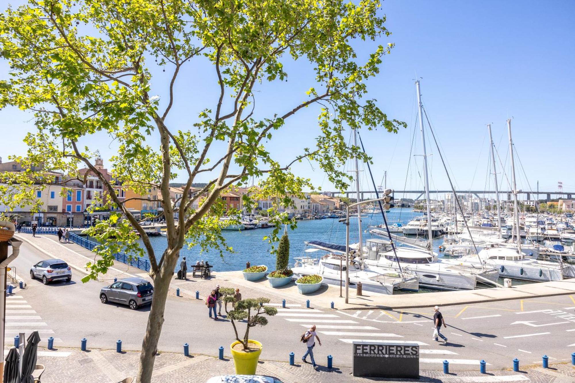 Loft Avec Vue Sur Les Voiliers Apartment Martigues Bagian luar foto